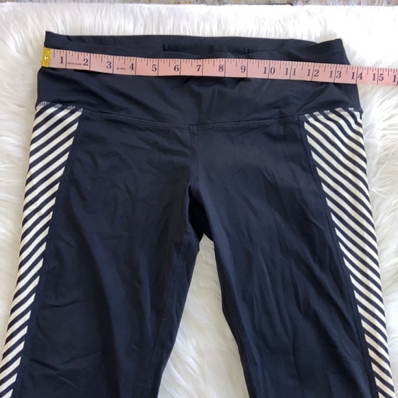 Athleta Black & White Sides Diagonal Striped Leggings Size Small - Picture 5 of 15